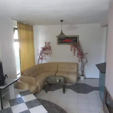 Hostel Papagal *