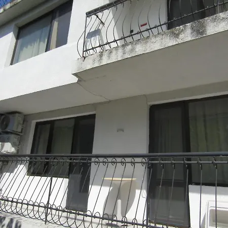 Hostel Papagal Várna