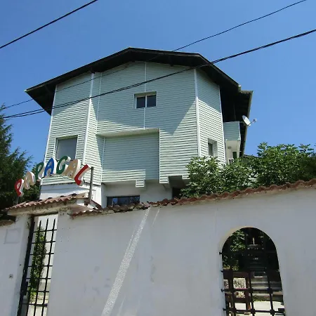 Hostel Papagal Várna