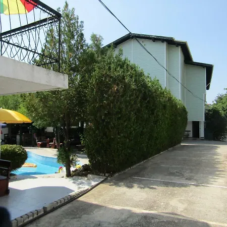 Hostel Papagal Várna