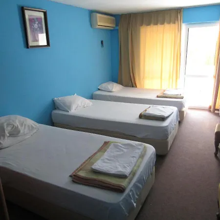 Hostel Papagal