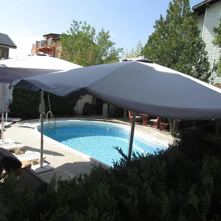 Hostel Papagal Warna