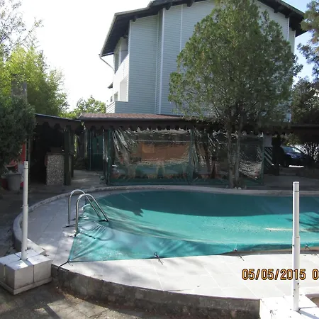 Hostel Papagal Warna