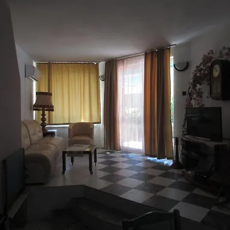 Papagal Hostel Varna